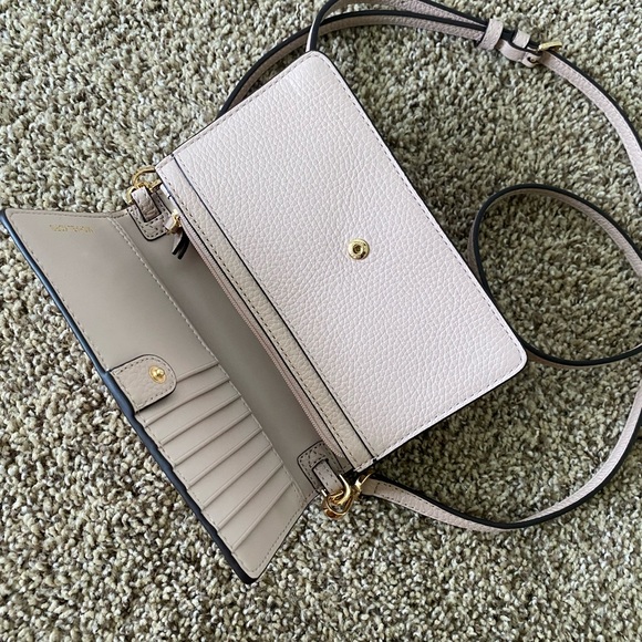 Michael Kors nude crossbody bag - Picture 4 of 6